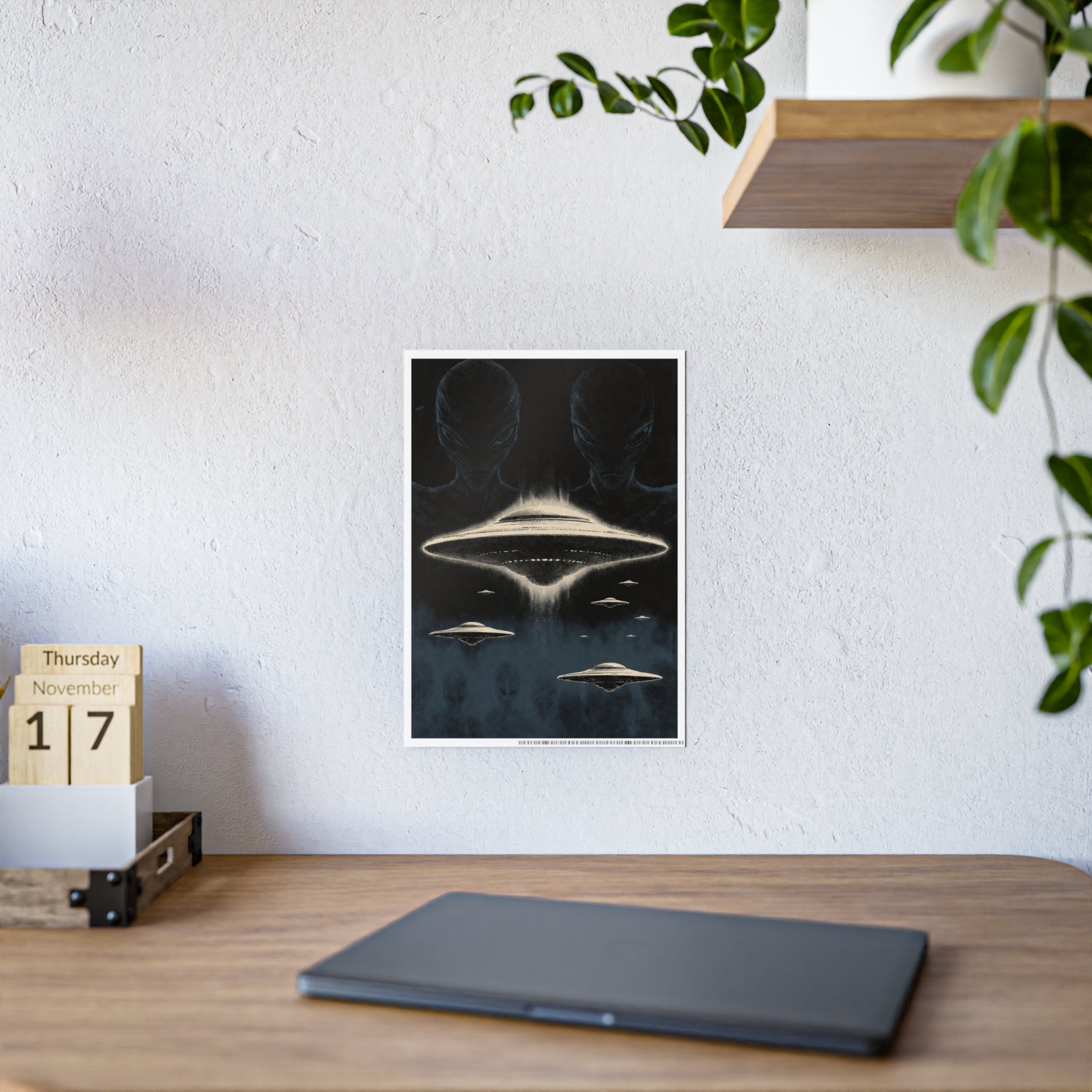 Alien & UFO Watchers Poster